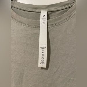 Lululemon T Shirt